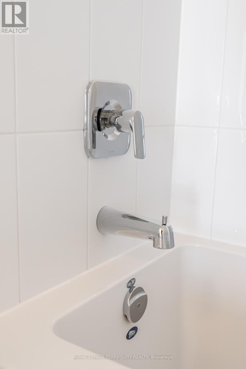 811 - 27 Korda Gate, Vaughan (Concord), Ontario  L4K 0P6 - Photo 22 - N12883580