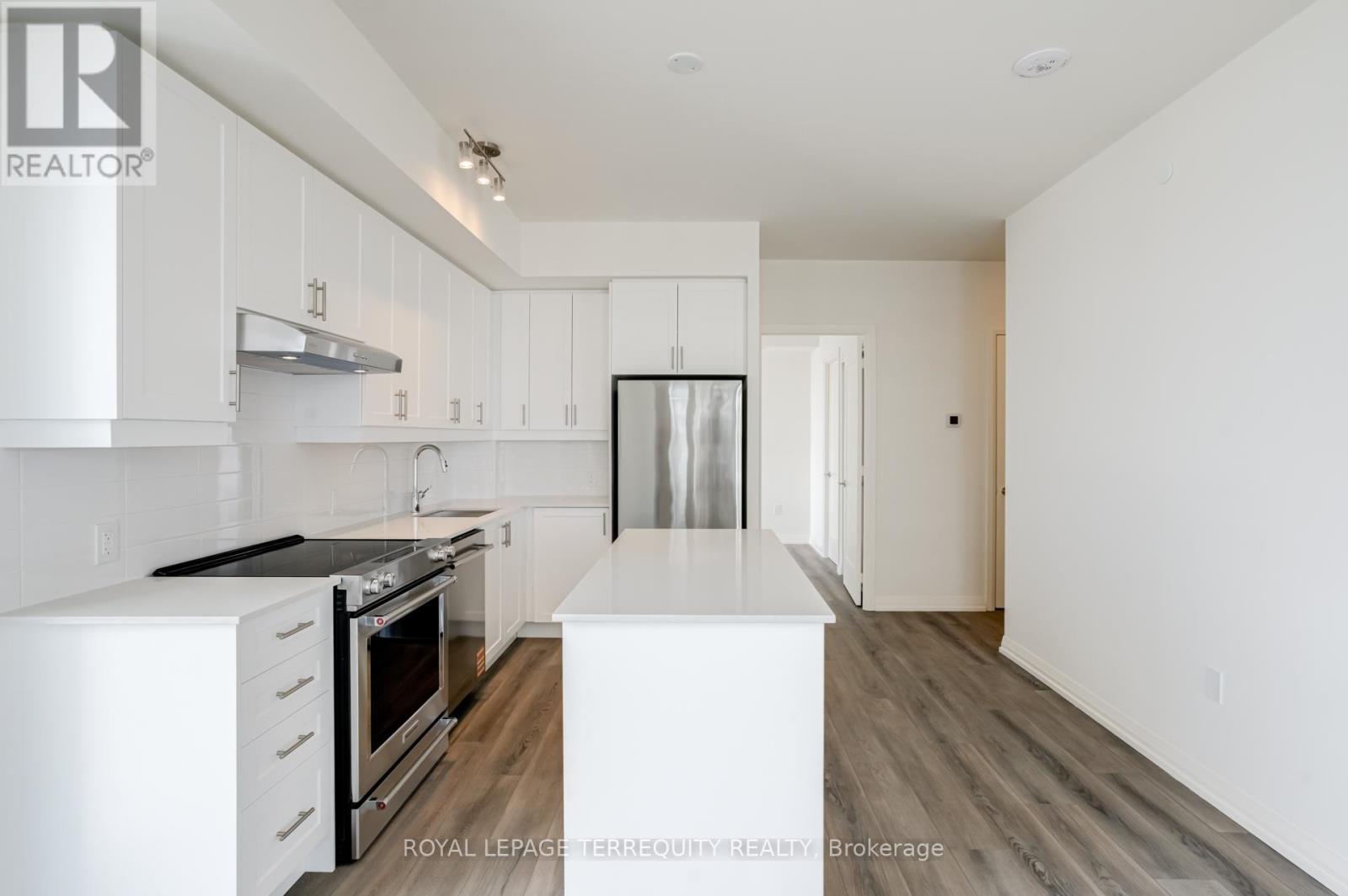 811 - 27 Korda Gate, Vaughan (Concord), Ontario  L4K 0P6 - Photo 5 - N12883580