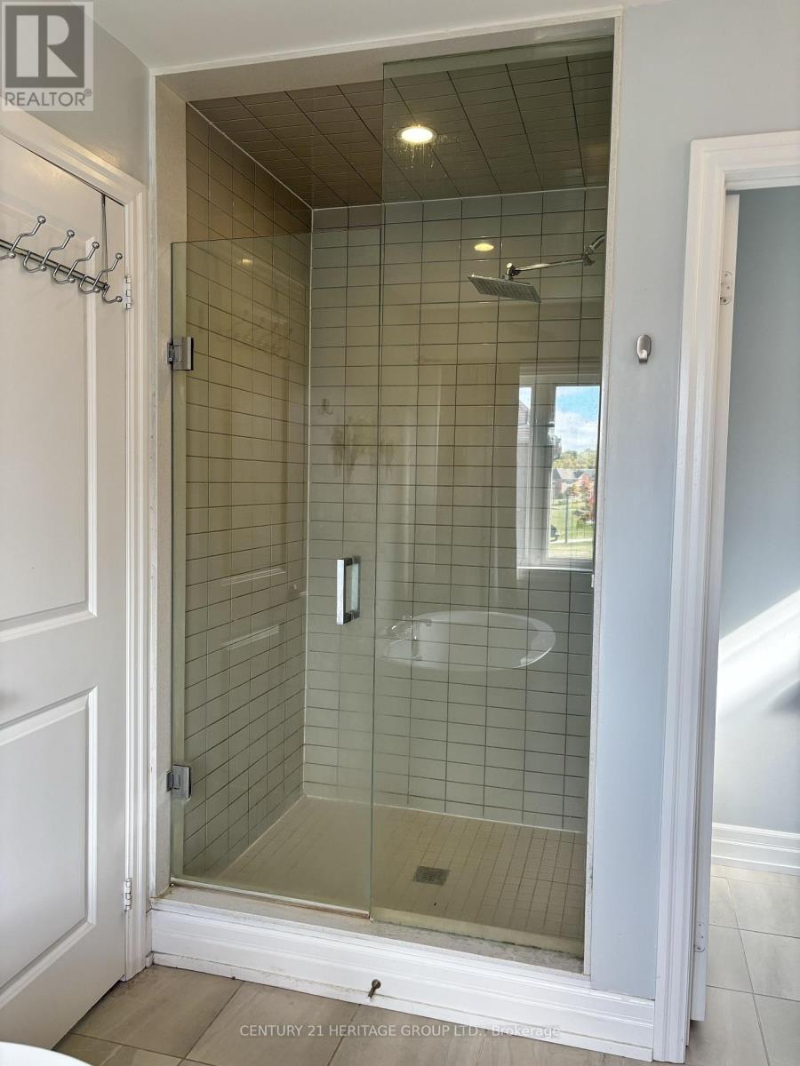 4 Snap Dragon Trail, East Gwillimbury, Ontario  L9N 0S9 - Photo 13 - N12883596