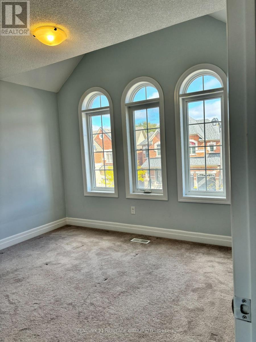 4 Snap Dragon Trail, East Gwillimbury, Ontario  L9N 0S9 - Photo 18 - N12883596