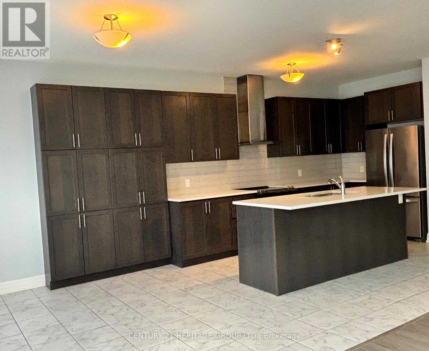 4 Snap Dragon Trail, East Gwillimbury, Ontario  L9N 0S9 - Photo 4 - N12883596