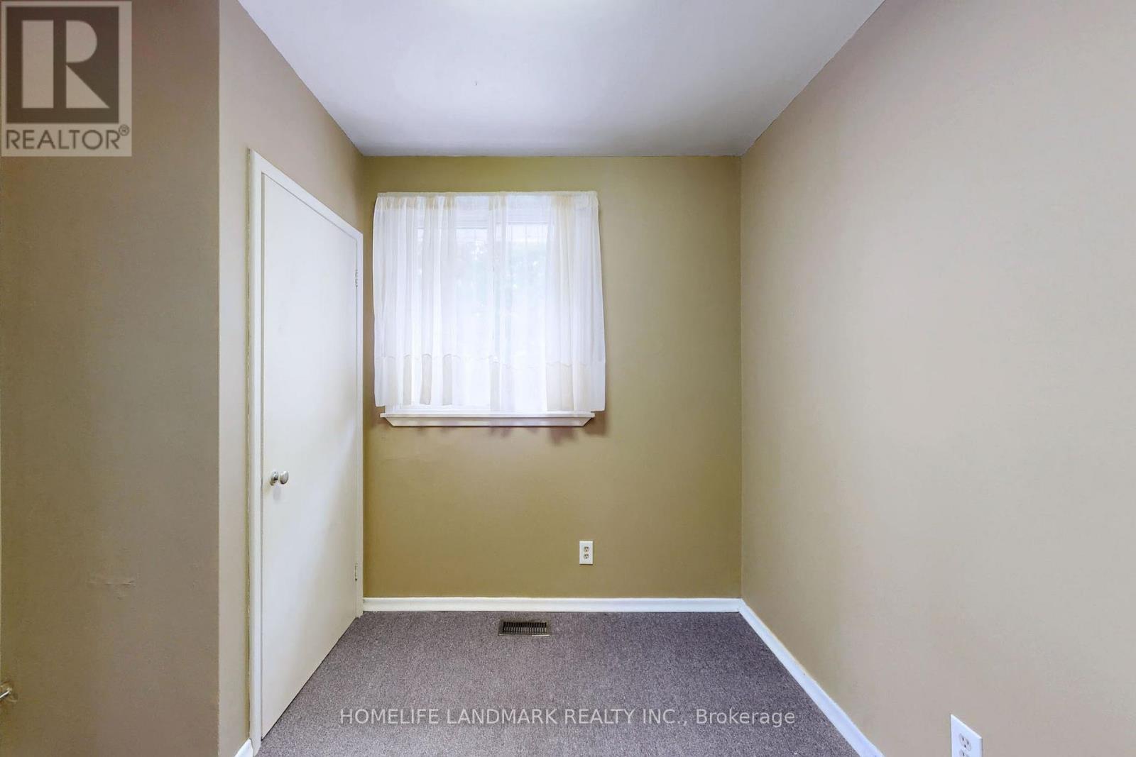 135 Ringwood Road, Oakville, Ontario  L6H 1K3 - Photo 25 - W12881068