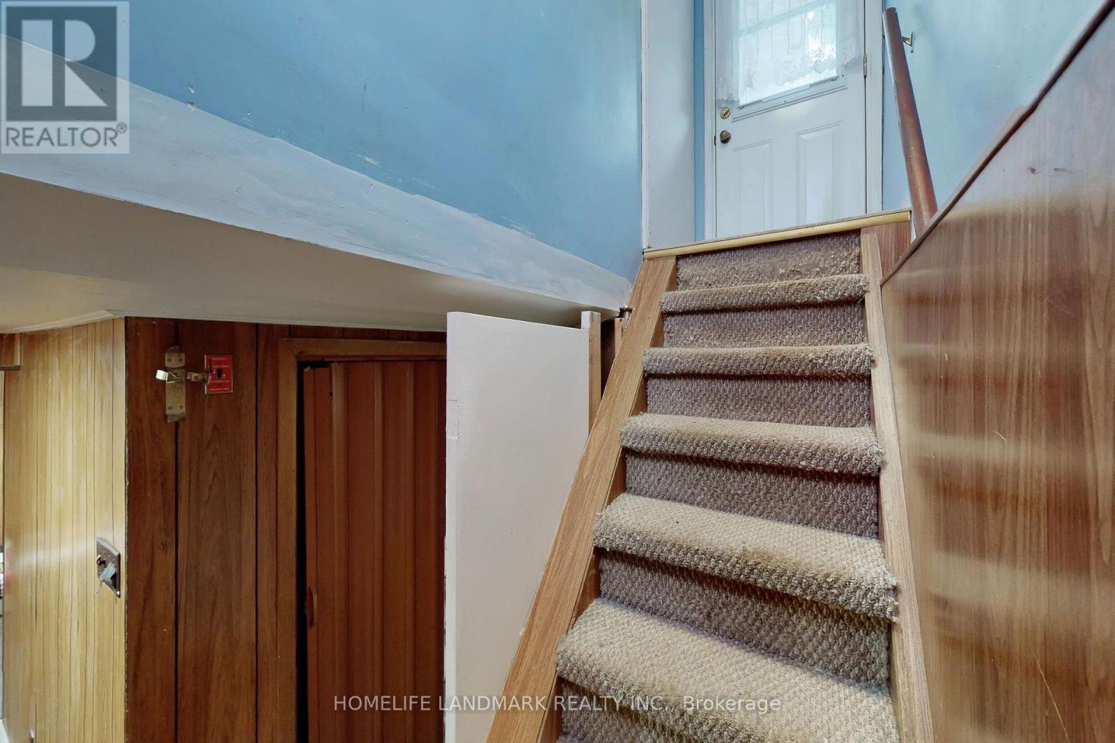 135 Ringwood Road, Oakville, Ontario  L6H 1K3 - Photo 30 - W12881068