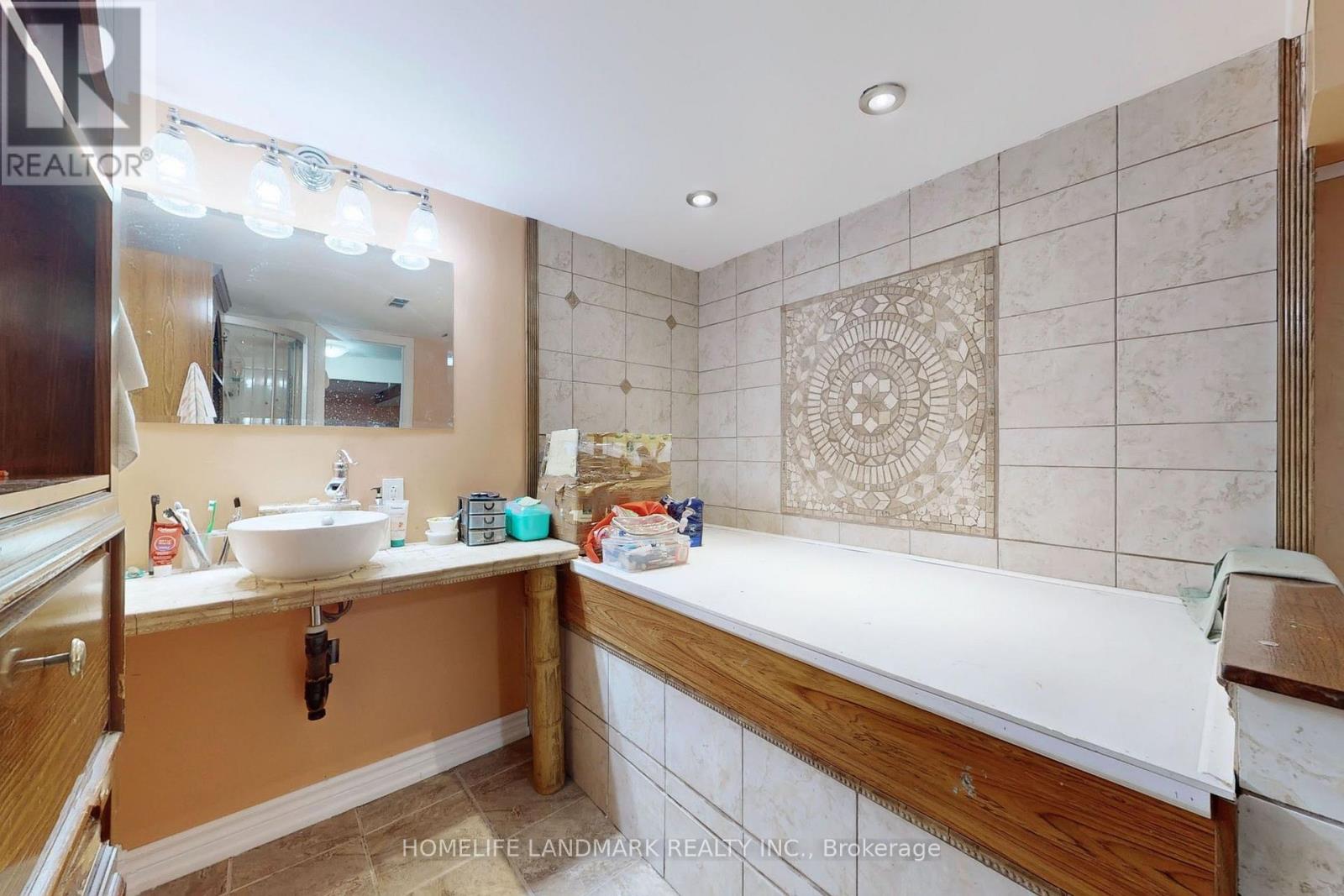 135 Ringwood Road, Oakville, Ontario  L6H 1K3 - Photo 42 - W12881068