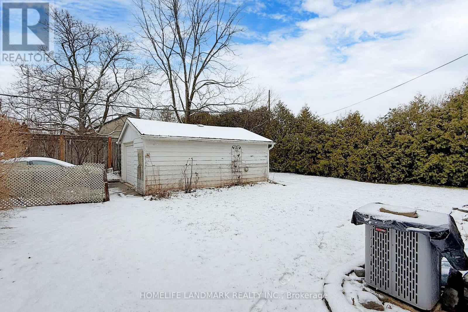 135 Ringwood Road, Oakville, Ontario  L6H 1K3 - Photo 48 - W12881068