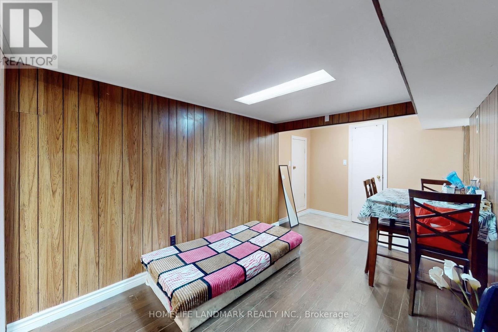 135 Ringwood Road, Oakville, Ontario  L6H 1K3 - Photo 35 - W12881068