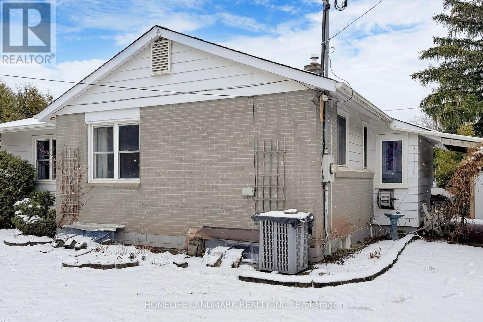 135 Ringwood Road, Oakville, Ontario  L6H 1K3 - Photo 44 - W12881068