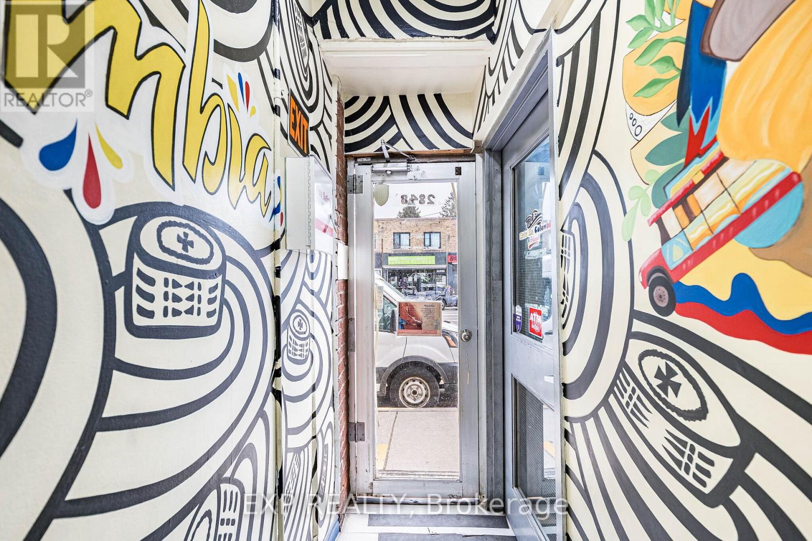 2848 Dufferin Street, Toronto, Ontario  M6B 3S3 - Photo 4 - W12883558