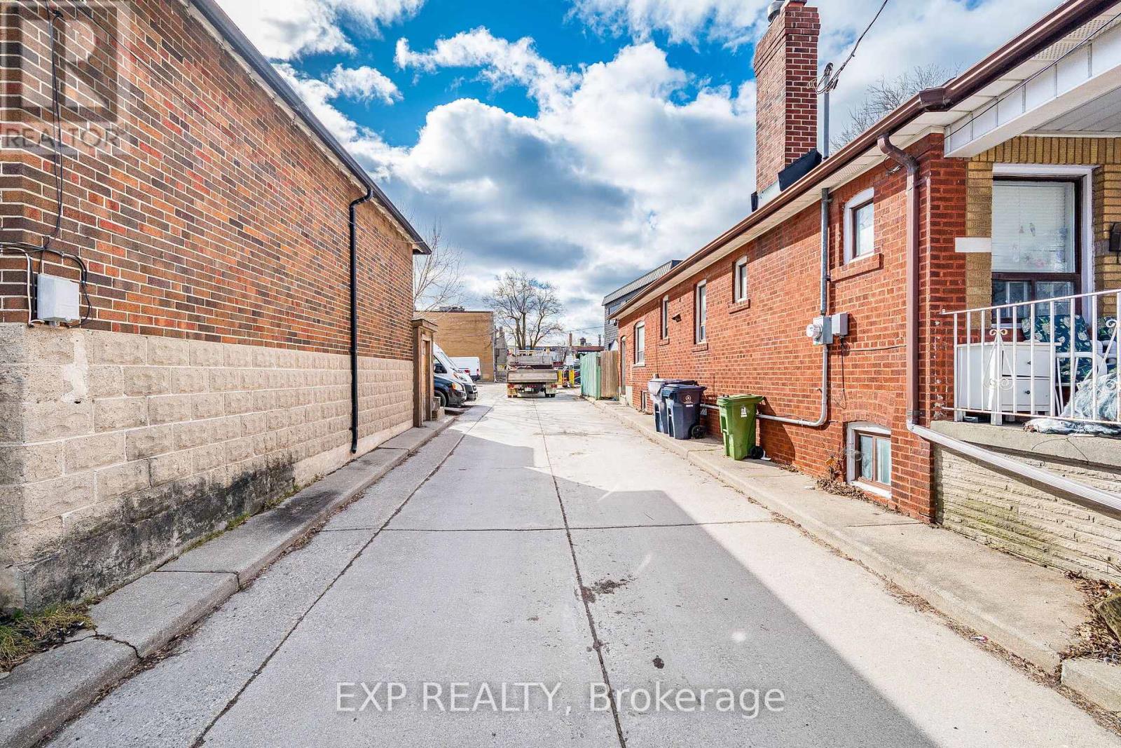 2848 Dufferin Street, Toronto, Ontario  M6B 3S3 - Photo 44 - W12883558