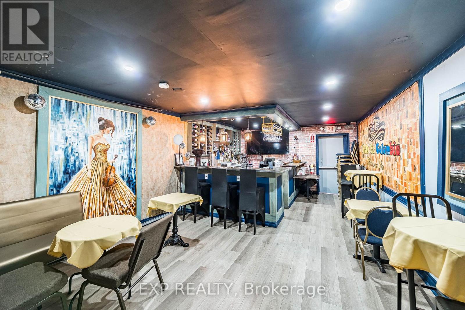 2848 Dufferin Street, Toronto, Ontario  M6B 3S3 - Photo 5 - W12883558