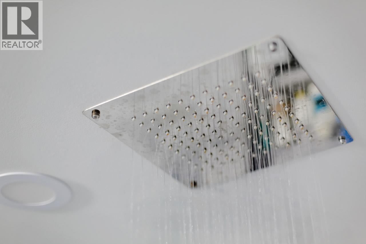 221 1215 Lansdowne Drive, Coquitlam, British Columbia  V3E 2P6 - Photo 4 - R3099789