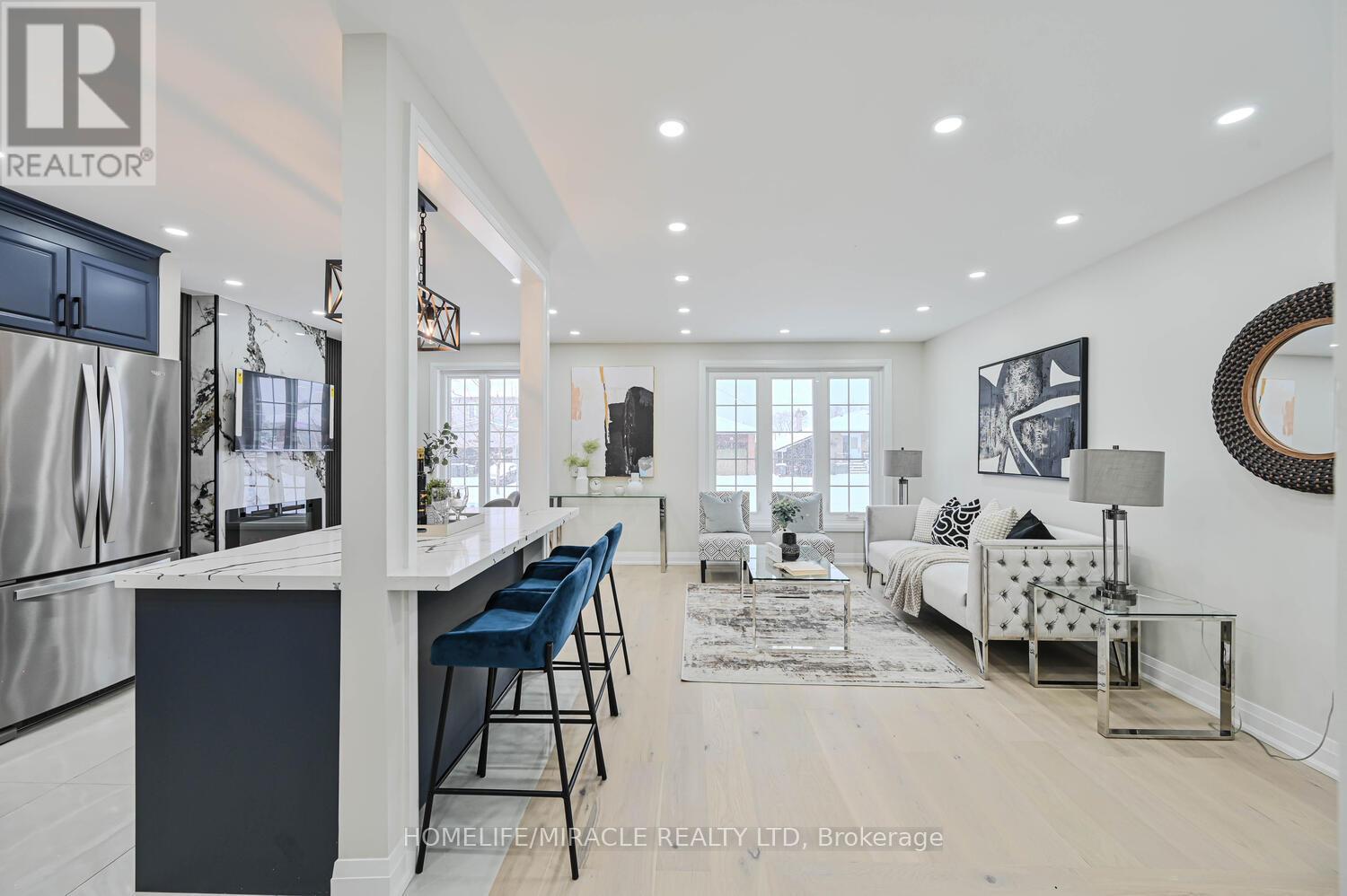 55 Taysham Crescent, Toronto (Thistletown-Beaumonde Heights), Ontario  M9V 1X1 - Photo 12 - W12882274