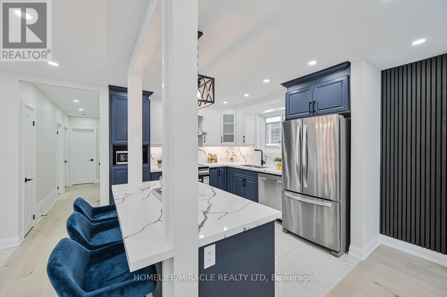 55 Taysham Crescent, Toronto (Thistletown-Beaumonde Heights), Ontario  M9V 1X1 - Photo 16 - W12882274