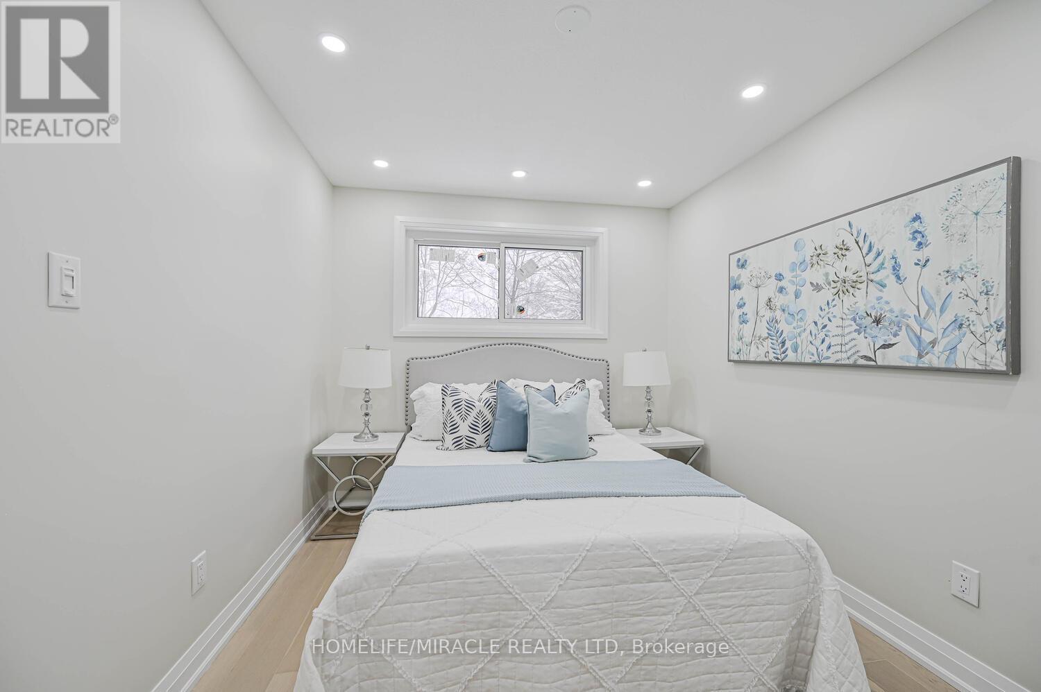 55 Taysham Crescent, Toronto (Thistletown-Beaumonde Heights), Ontario  M9V 1X1 - Photo 25 - W12882274