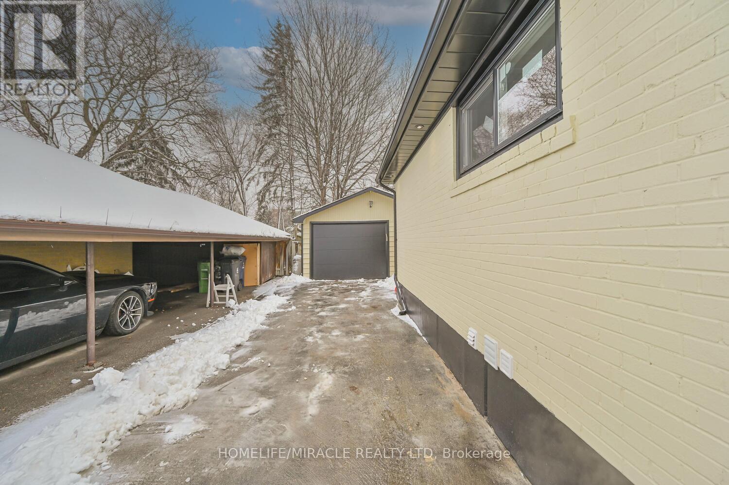 55 Taysham Crescent, Toronto (Thistletown-Beaumonde Heights), Ontario  M9V 1X1 - Photo 3 - W12882274