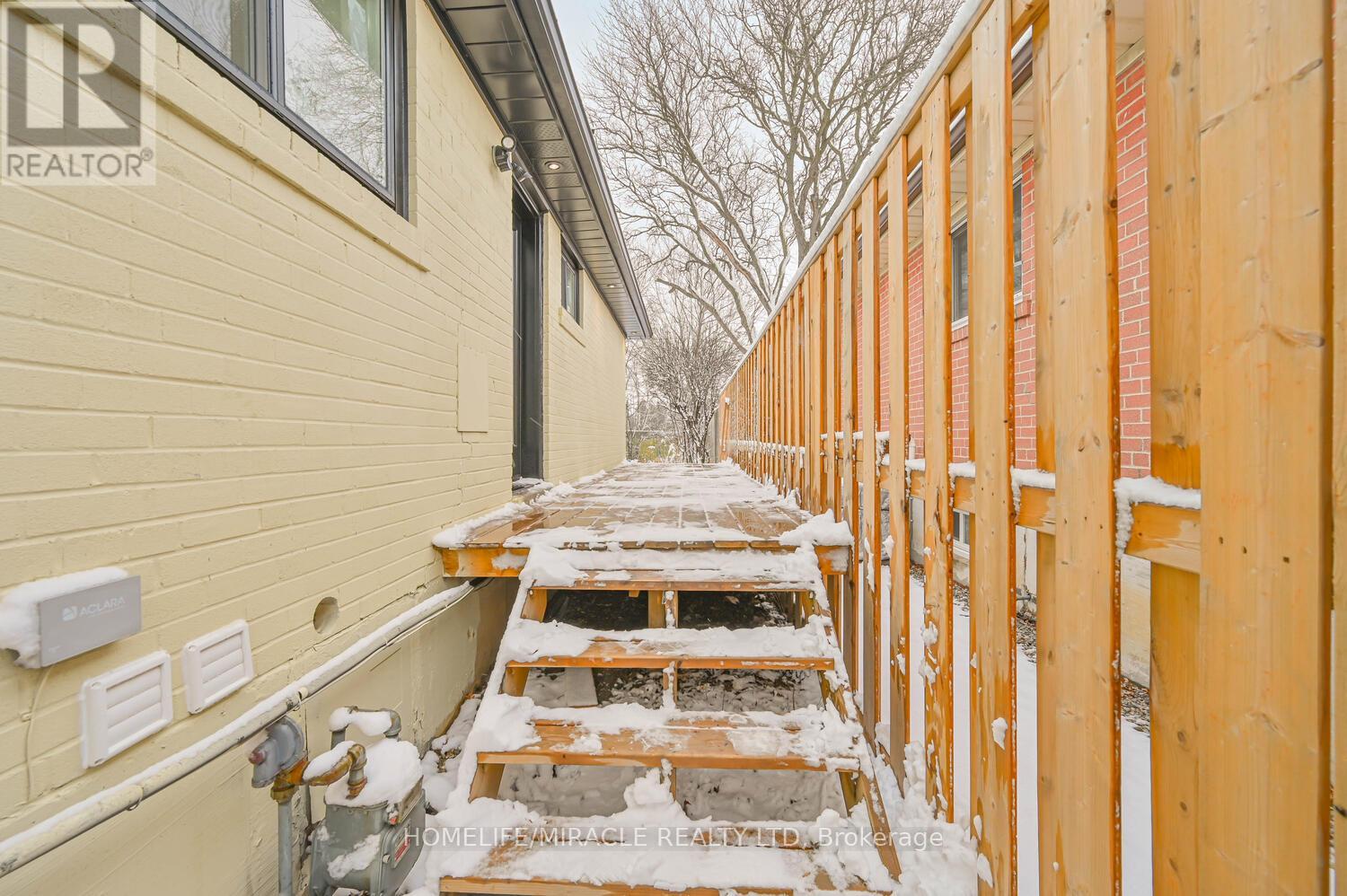 55 Taysham Crescent, Toronto (Thistletown-Beaumonde Heights), Ontario  M9V 1X1 - Photo 31 - W12882274