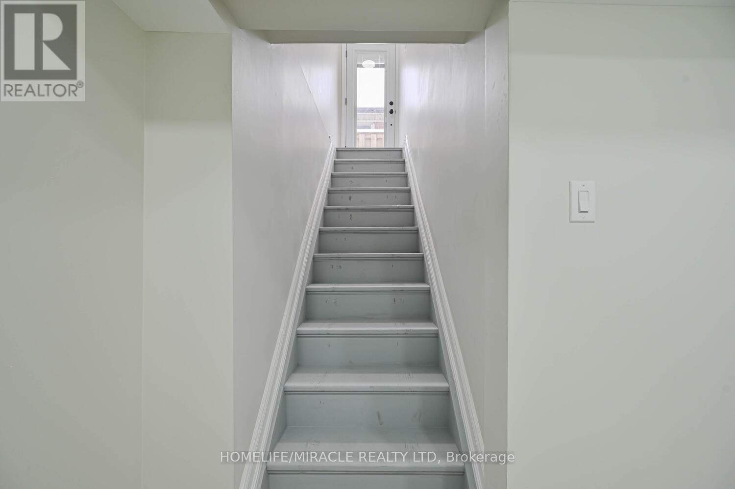 55 Taysham Crescent, Toronto (Thistletown-Beaumonde Heights), Ontario  M9V 1X1 - Photo 33 - W12882274