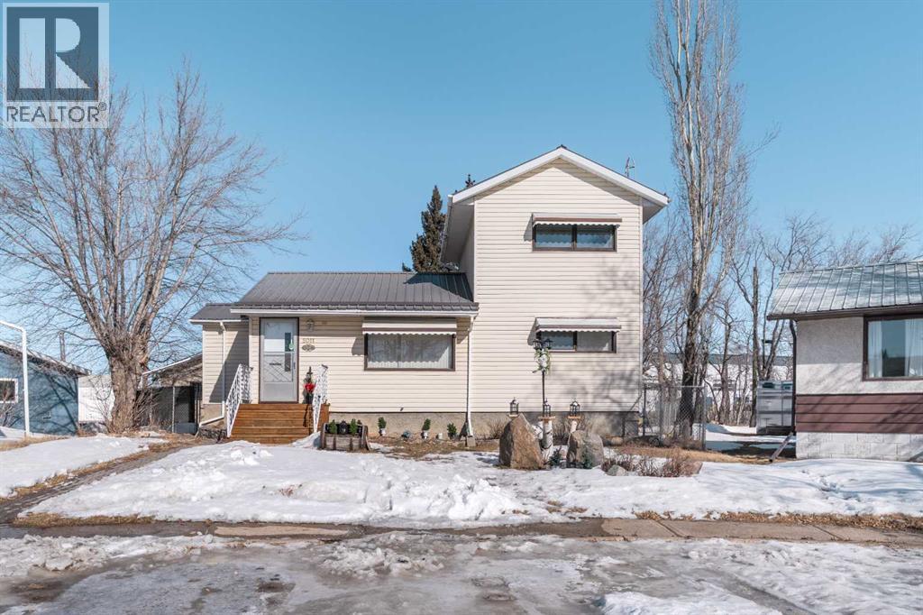5011 42 Street, camrose, Alberta