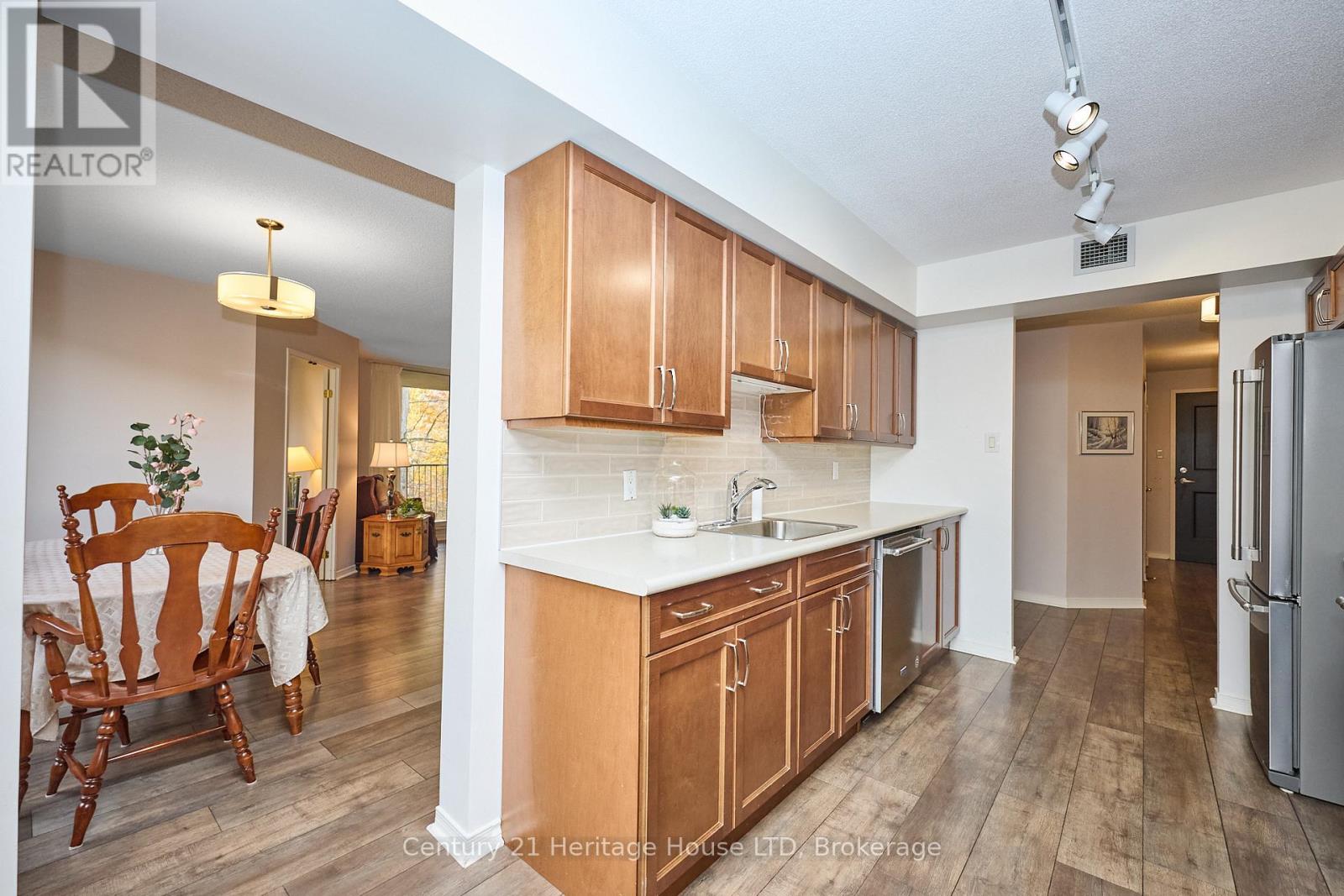 317 - 8111 Forest Glen Drive, Niagara Falls, Ontario  L2H 2Y7 - Photo 11 - X12883648