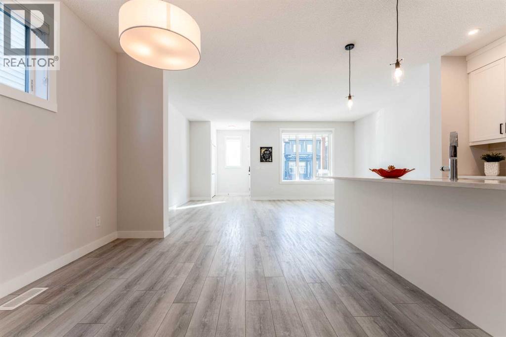 540 Chinook Winds Garden Sw, Airdrie, Alberta  T4B 5J6 - Photo 6 - A2292510