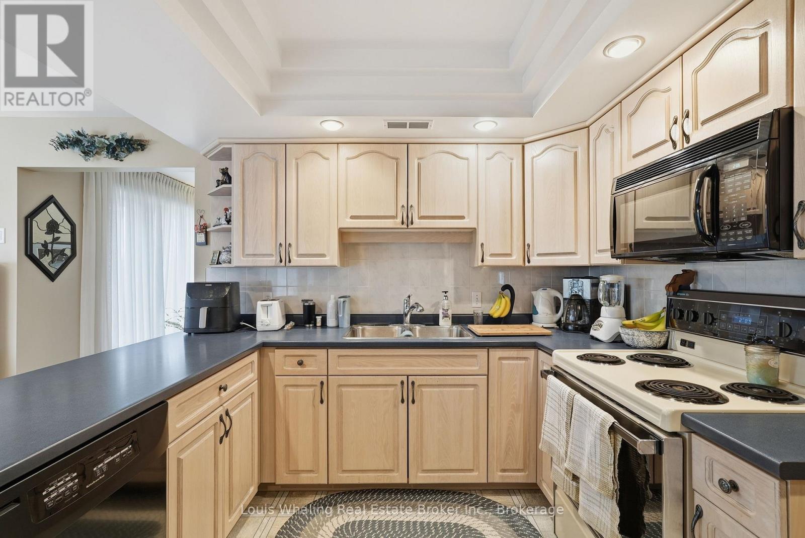 711 21st A Avenue, Hanover, Ontario  N4N 3M2 - Photo 9 - X12883654