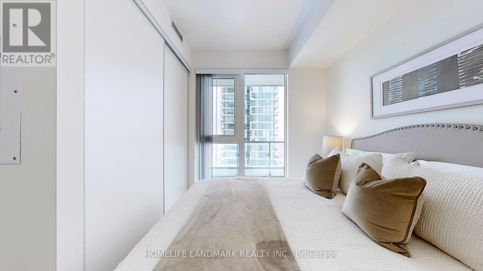 5011 - 950 Portage Parkway, Vaughan, Ontario  L4K 0J7 - Photo 13 - N12883622