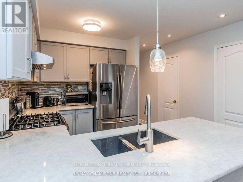 49 Convoy Crescent, Vaughan, Ontario  L6A 3H3 - Photo 12 - N12883652