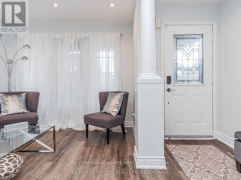 49 Convoy Crescent, Vaughan, Ontario  L6A 3H3 - Photo 4 - N12883652