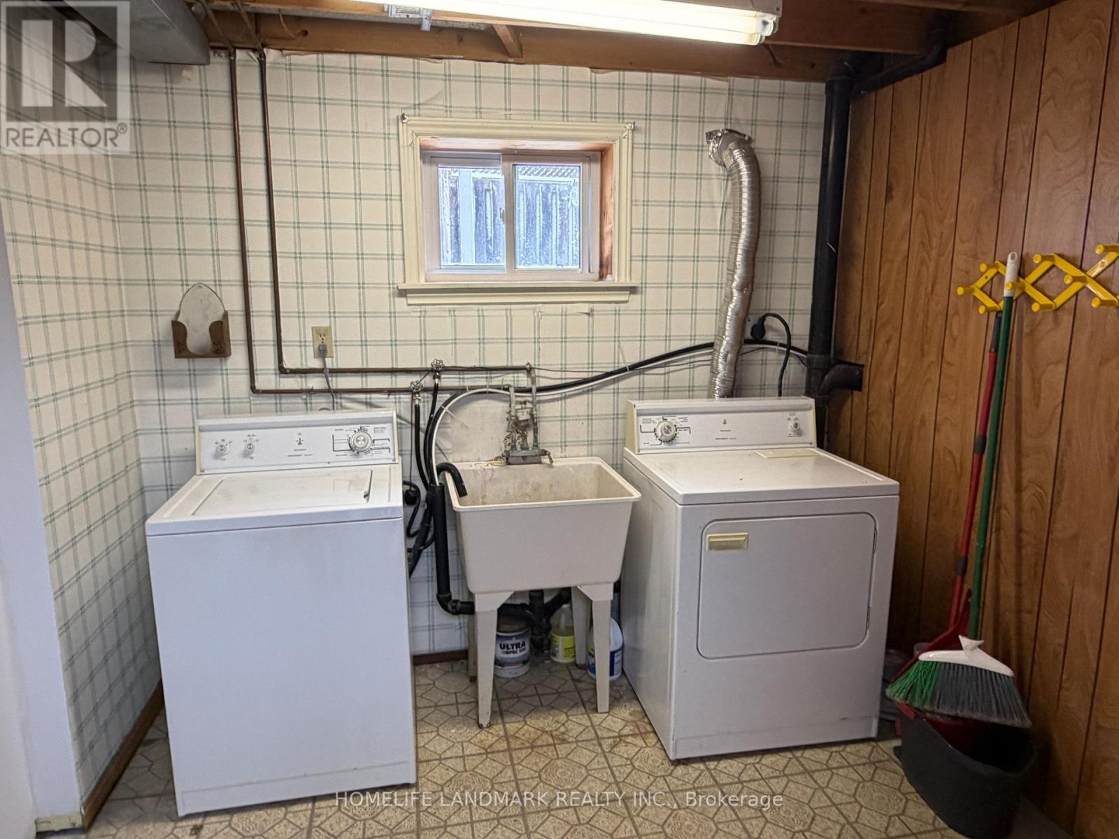 Lower - 874 Sparrow Road, Newmarket, Ontario  L3Y 5P9 - Photo 12 - N12883656