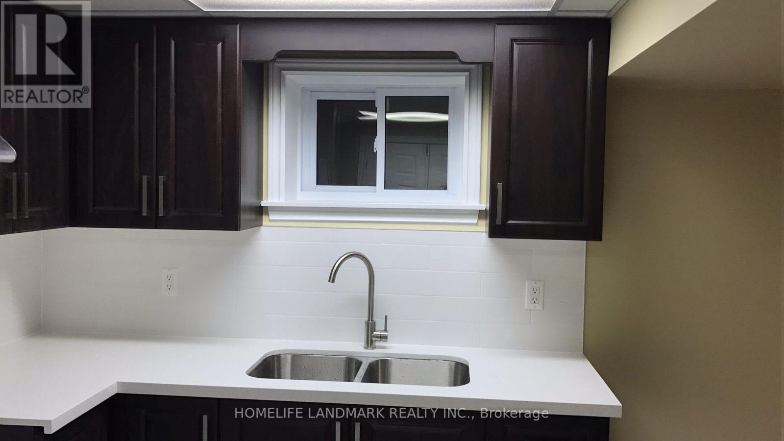 Lower - 874 Sparrow Road, Newmarket, Ontario  L3Y 5P9 - Photo 4 - N12883656