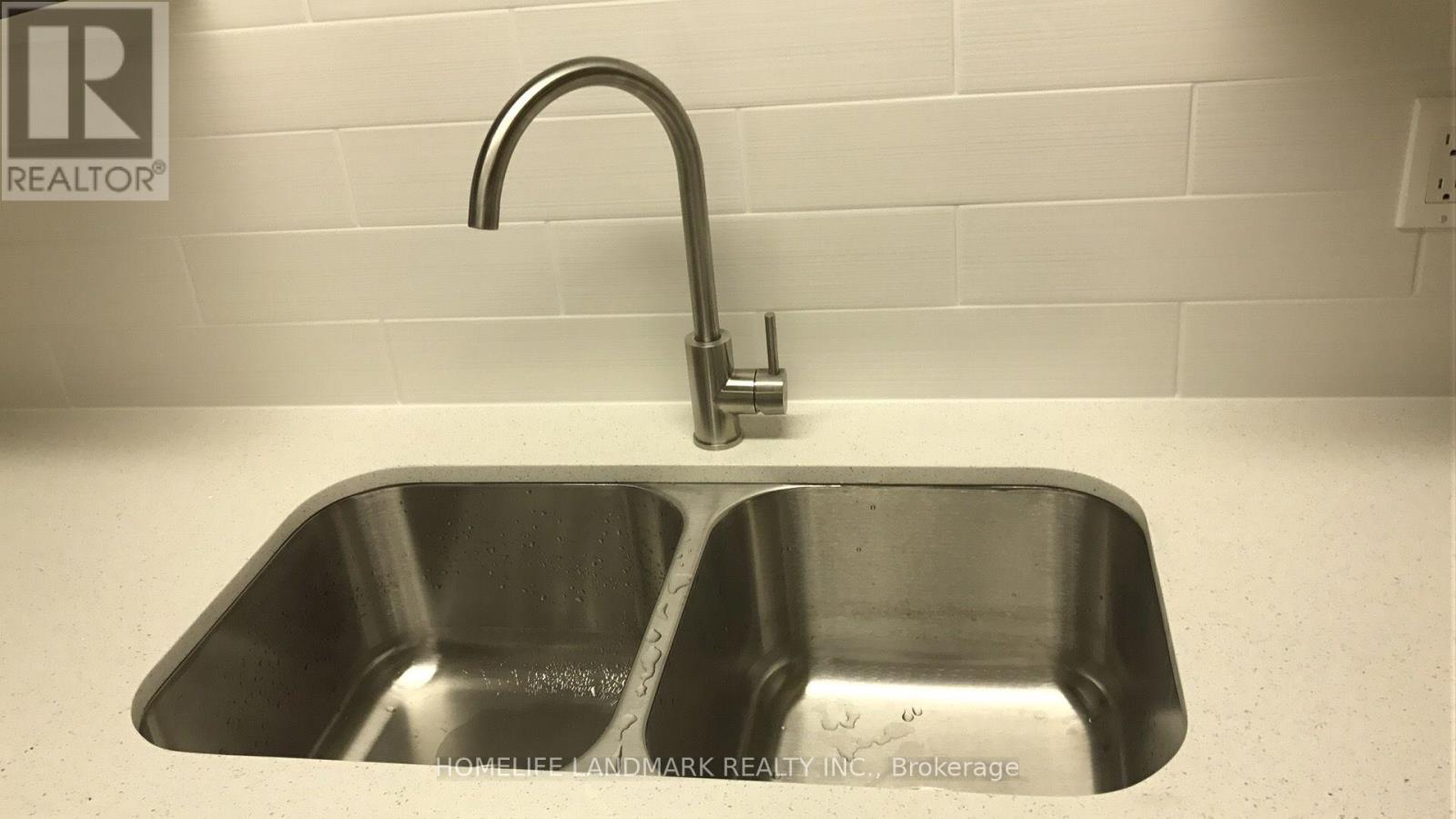 Lower - 874 Sparrow Road, Newmarket, Ontario  L3Y 5P9 - Photo 5 - N12883656