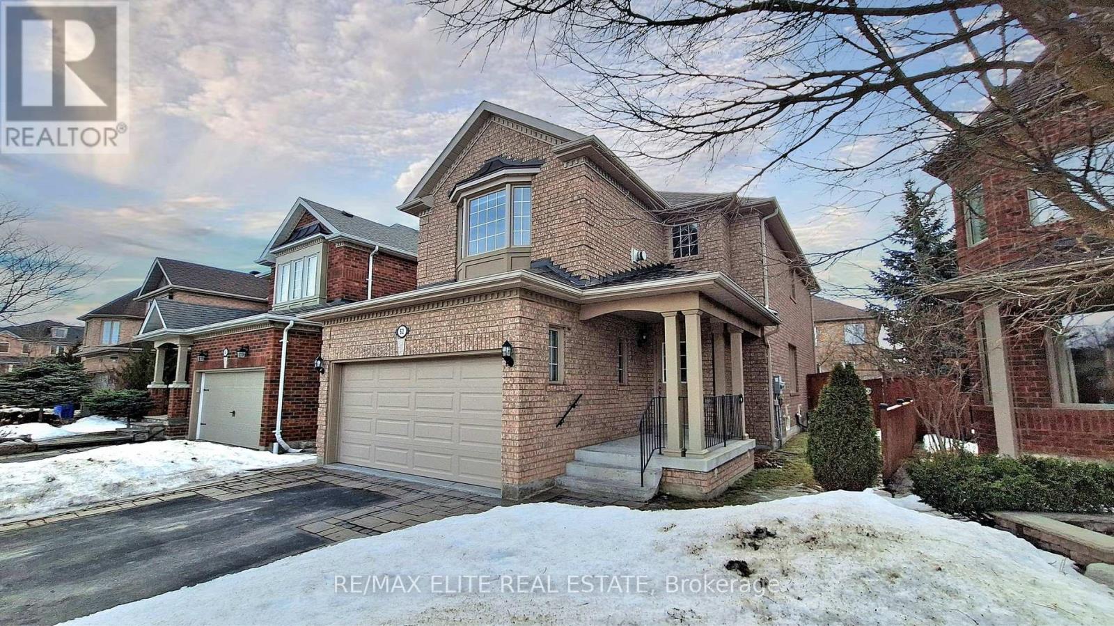 62 MACEDONIA COURT, Newmarket, Ontario