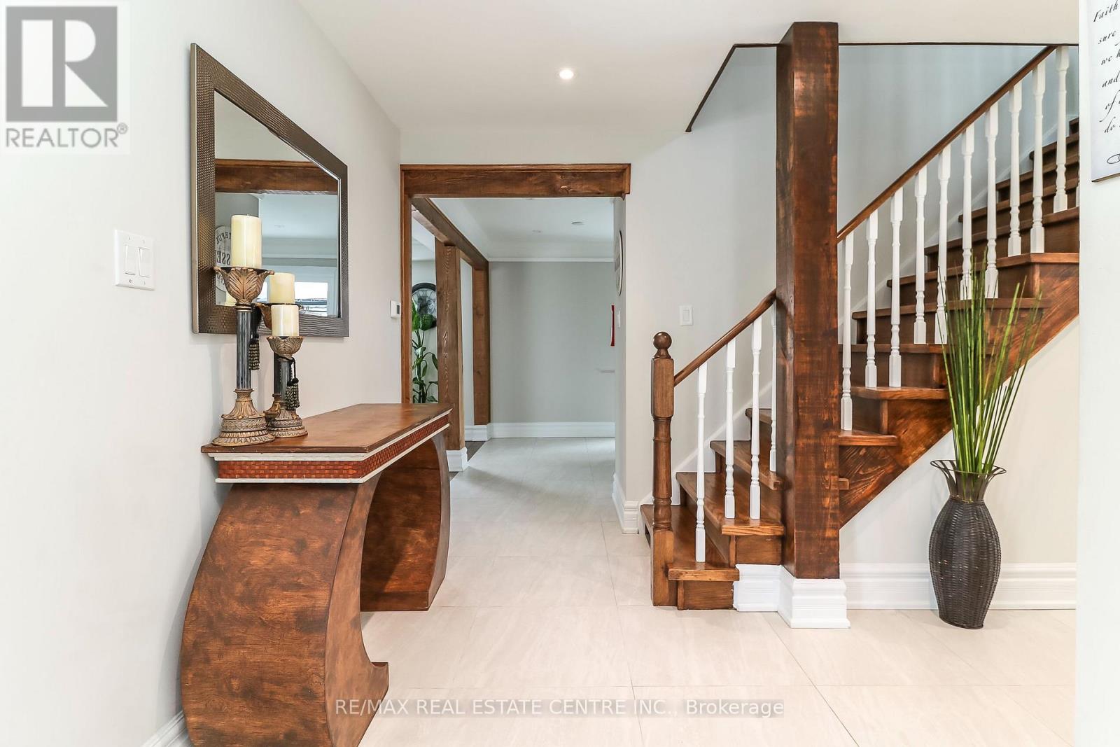 39 Cardinal Street, Barrie, Ontario  L4M 6C9 - Photo 6 - S12883664