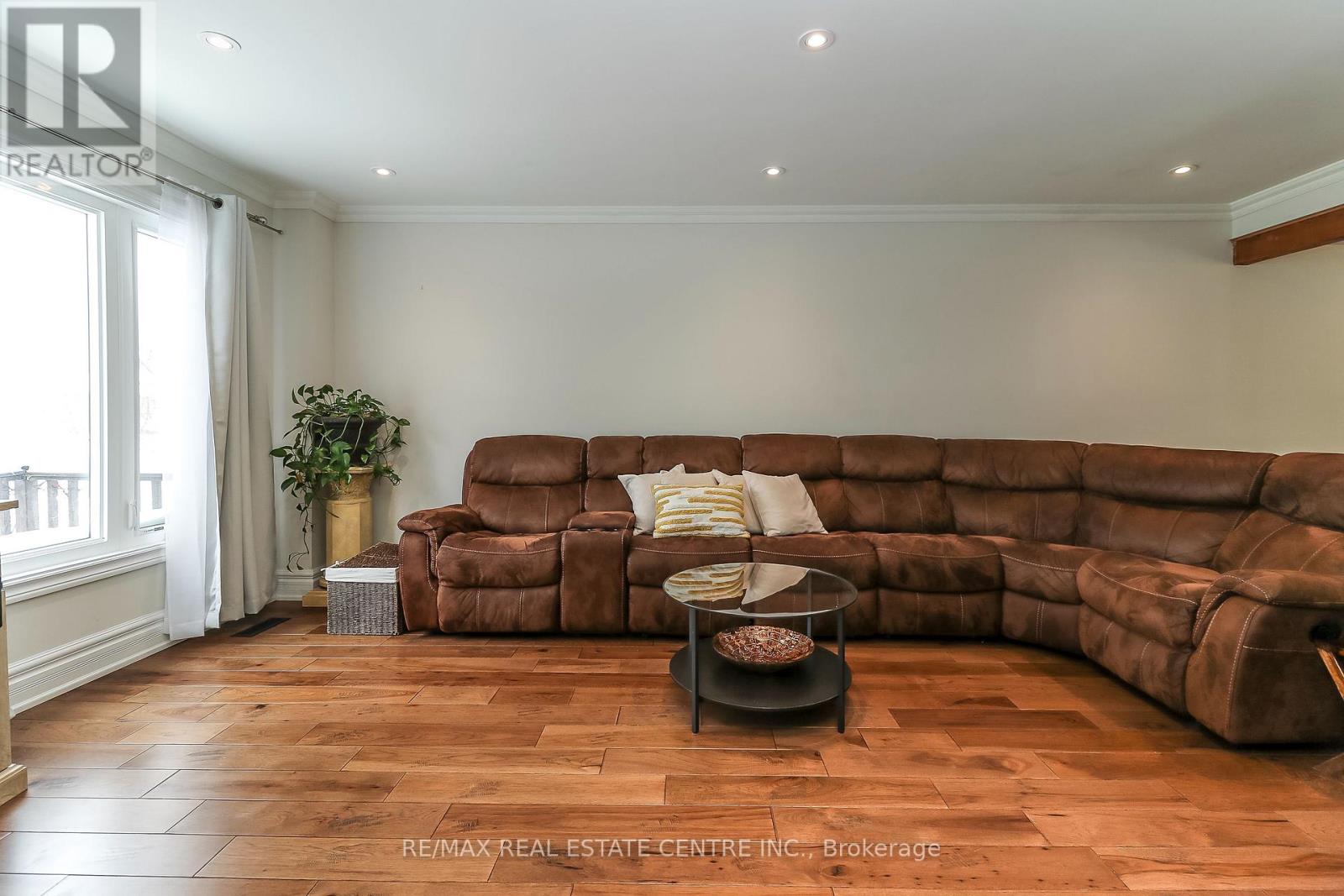 39 Cardinal Street, Barrie, Ontario  L4M 6C9 - Photo 8 - S12883664