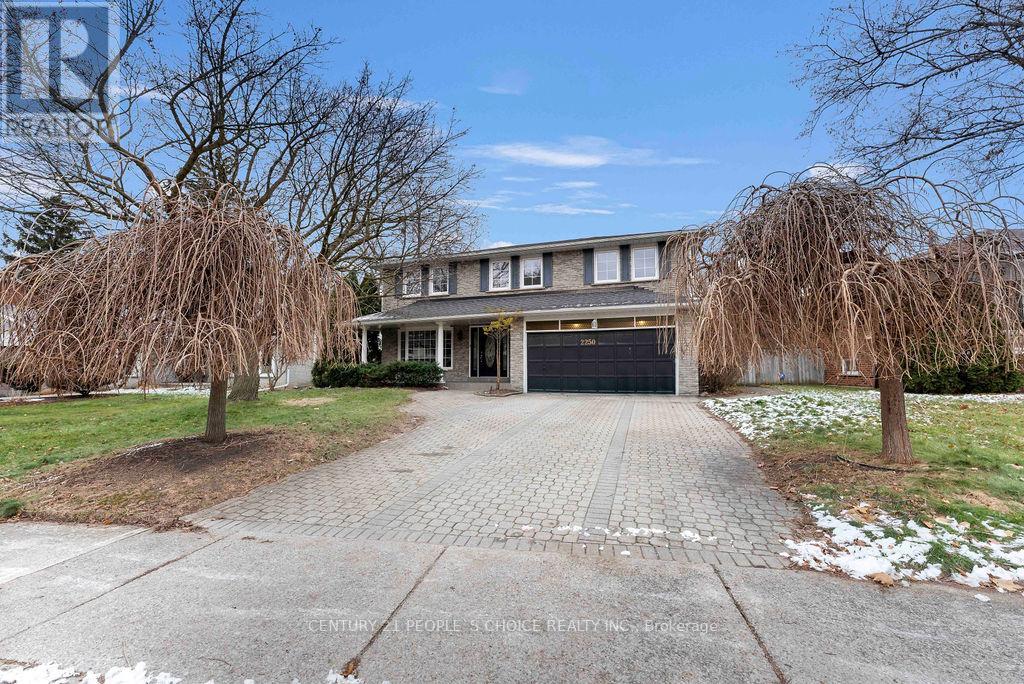 2250 Kenbarb Road, Mississauga, Ontario  L5B 2E8 - Photo 2 - W12883608