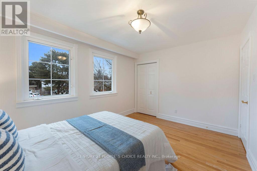 2250 Kenbarb Road, Mississauga, Ontario  L5B 2E8 - Photo 23 - W12883608