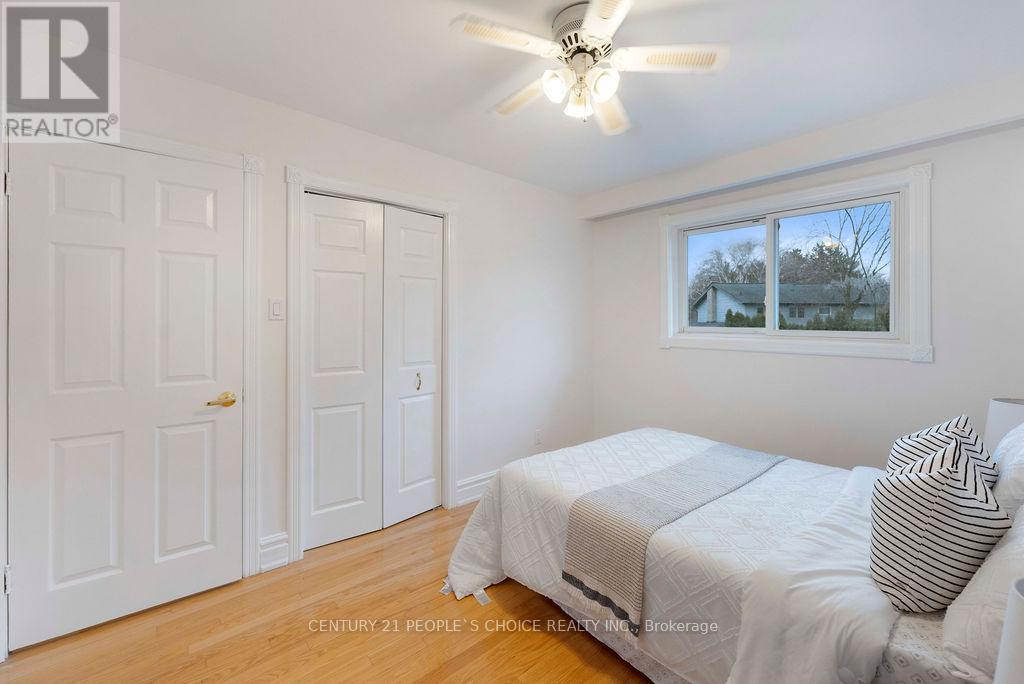 2250 Kenbarb Road, Mississauga, Ontario  L5B 2E8 - Photo 25 - W12883608