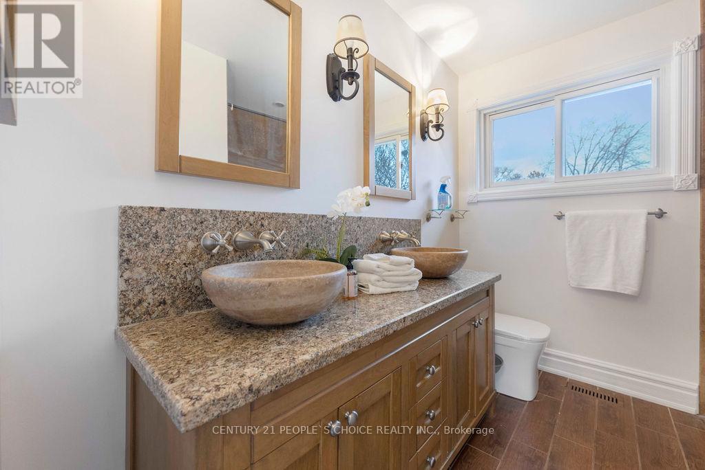 2250 Kenbarb Road, Mississauga, Ontario  L5B 2E8 - Photo 26 - W12883608