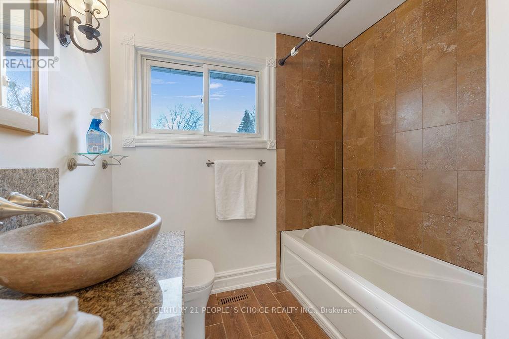 2250 Kenbarb Road, Mississauga, Ontario  L5B 2E8 - Photo 27 - W12883608