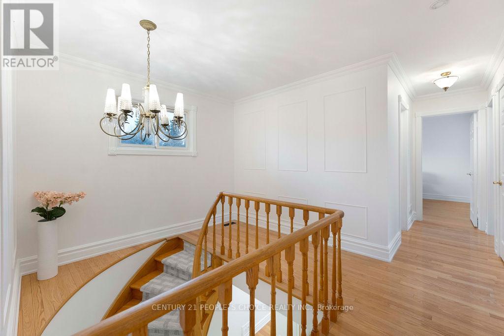 2250 Kenbarb Road, Mississauga, Ontario  L5B 2E8 - Photo 30 - W12883608