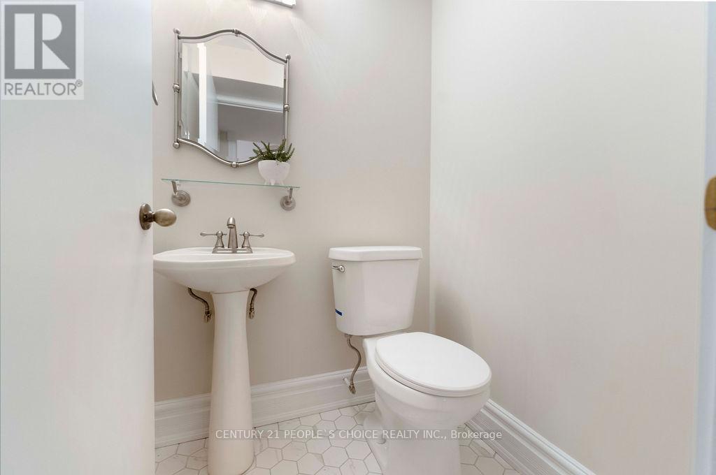 2250 Kenbarb Road, Mississauga, Ontario  L5B 2E8 - Photo 35 - W12883608