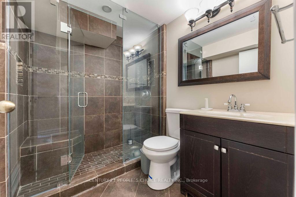 2250 Kenbarb Road, Mississauga, Ontario  L5B 2E8 - Photo 37 - W12883608