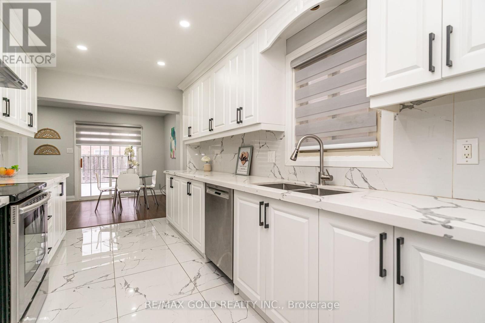 13 Martindale Crescent, Brampton, Ontario  L6X 2V7 - Photo 18 - W12883668