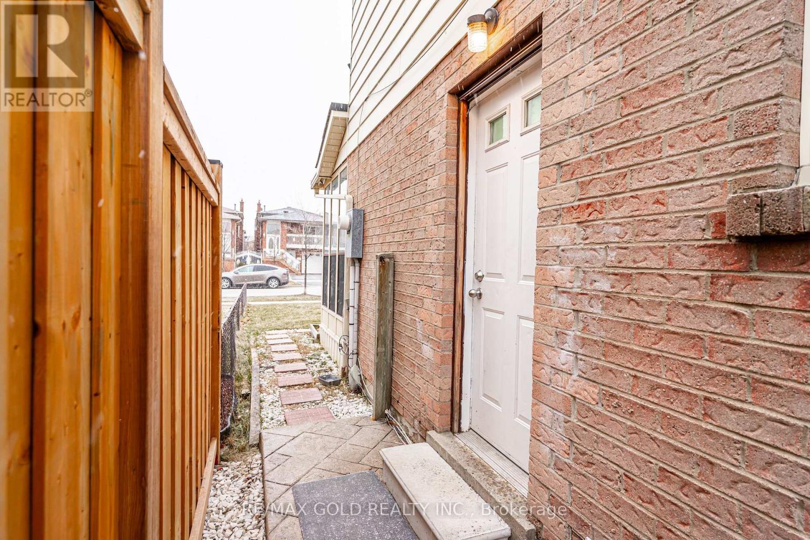 13 Martindale Crescent, Brampton, Ontario  L6X 2V7 - Photo 38 - W12883668