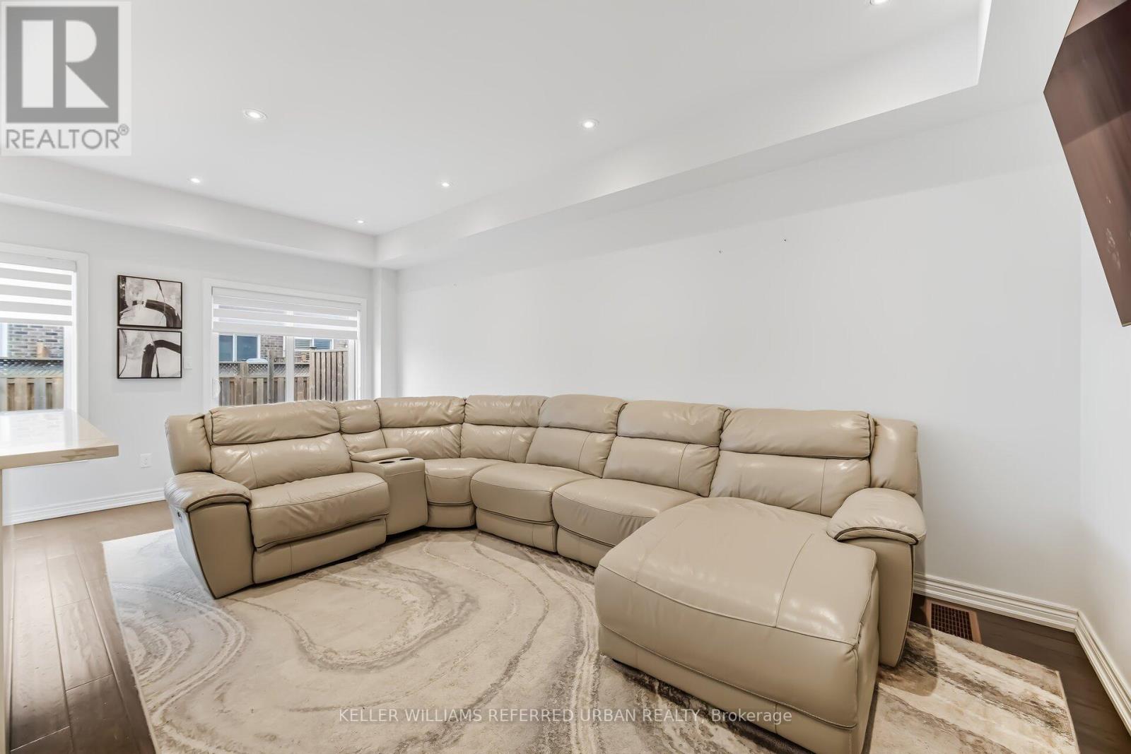 8 - 21 Madonna Drive, Hamilton, Ontario  L9B 0H1 - Photo 10 - X12883646