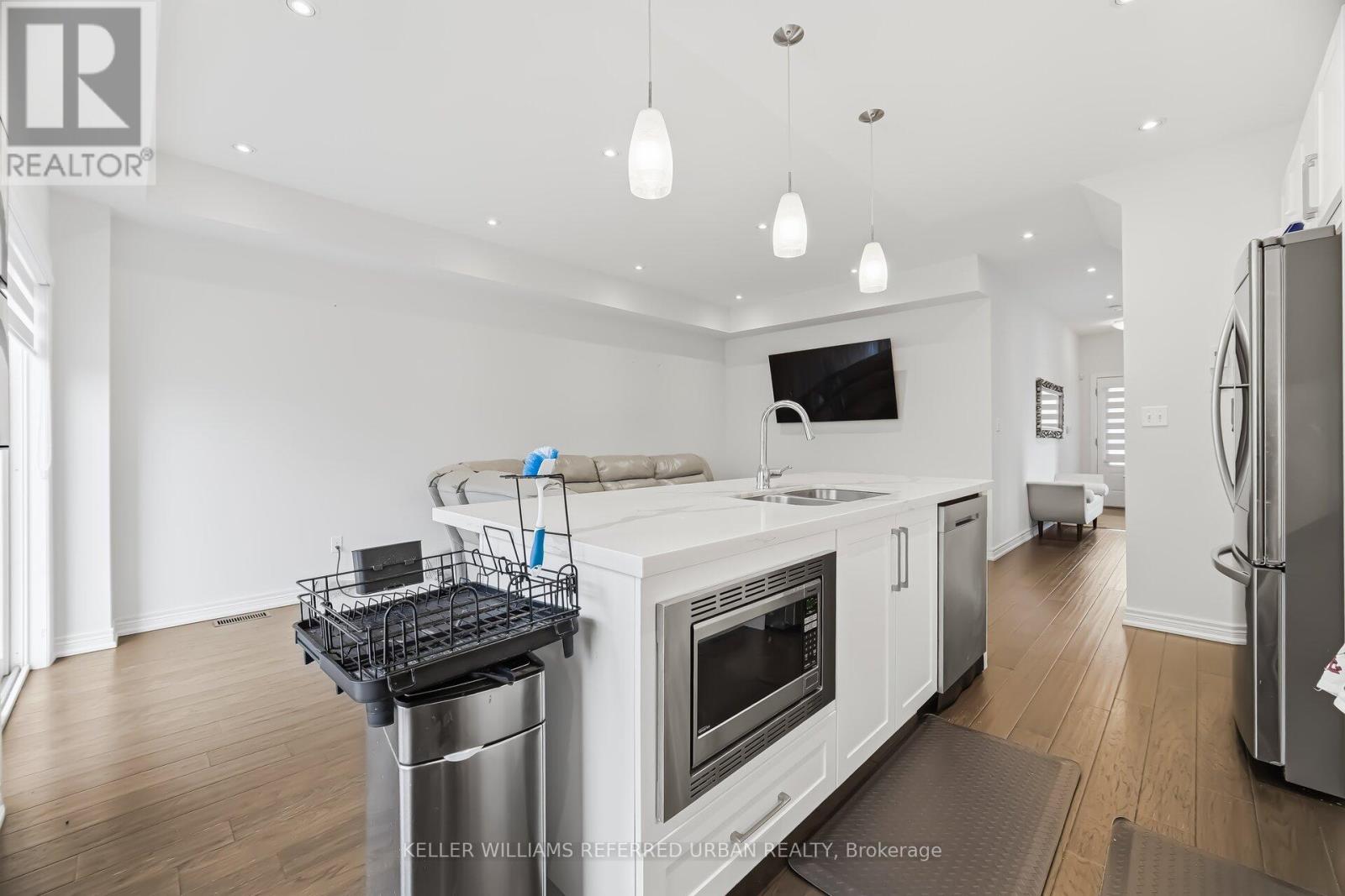 8 - 21 Madonna Drive, Hamilton, Ontario  L9B 0H1 - Photo 17 - X12883646