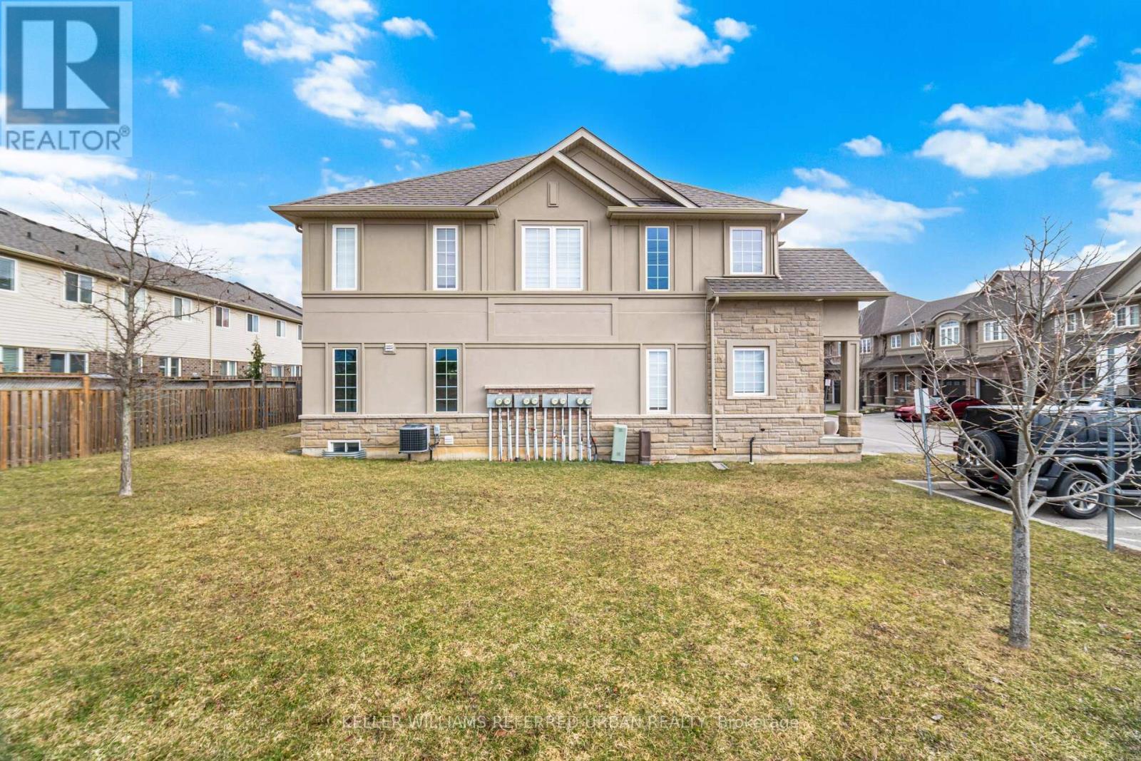 8 - 21 Madonna Drive, Hamilton, Ontario  L9B 0H1 - Photo 3 - X12883646