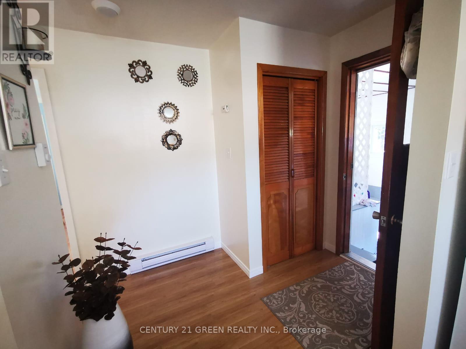 9 Fitz Avenue, South River, Ontario  P0A 1X0 - Photo 4 - X12883662