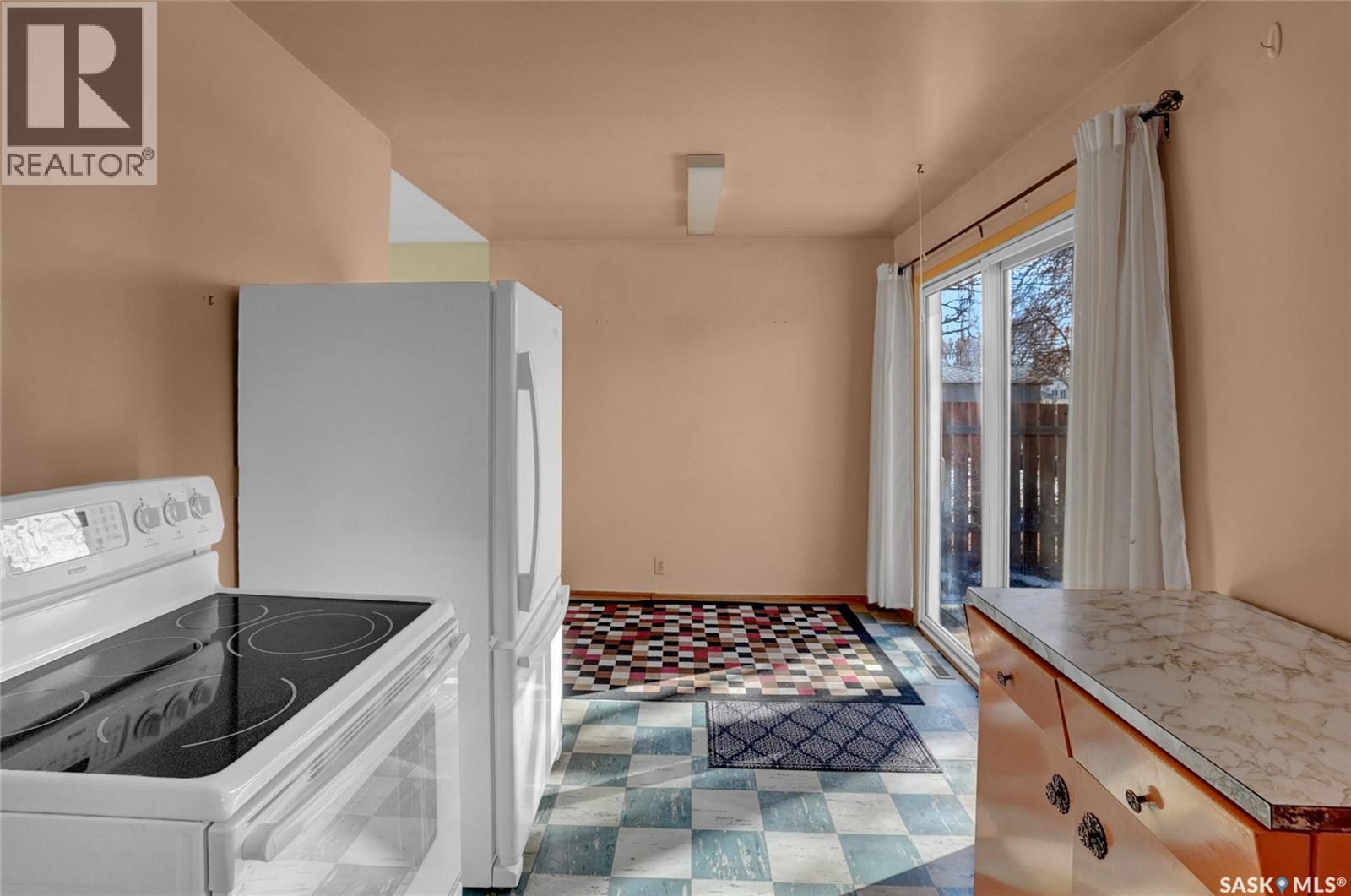 1047 Carleton Street, Moose Jaw, Saskatchewan  S6H 3A3 - Photo 16 - SK030457