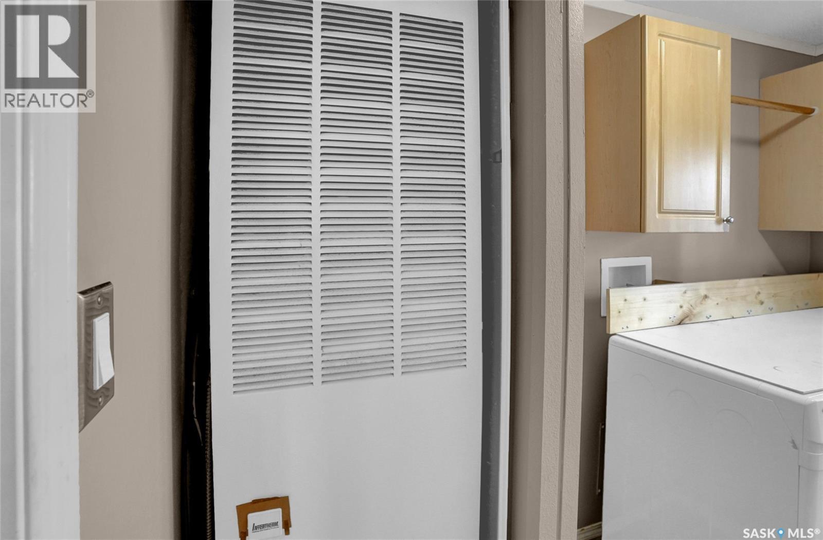 1047 Carleton Street, Moose Jaw, Saskatchewan  S6H 3A3 - Photo 33 - SK030457